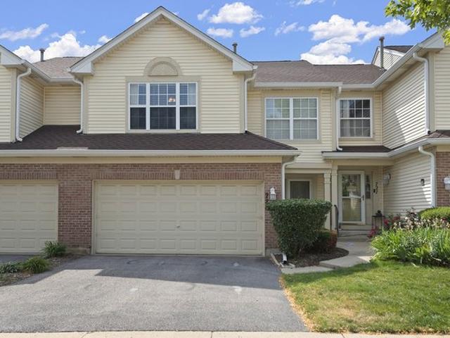 Townhouse for sale in Elgin, Illinois
