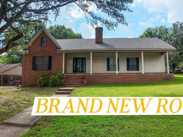 House for sale in Nesbit, Mississippi