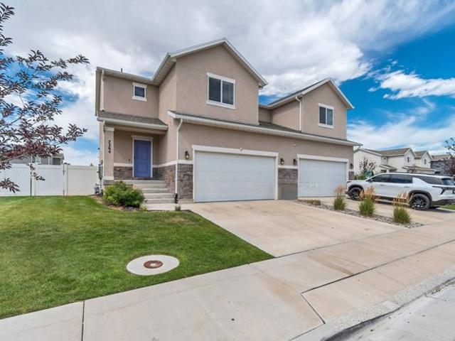 Townhouse for sale in Magna, Utah