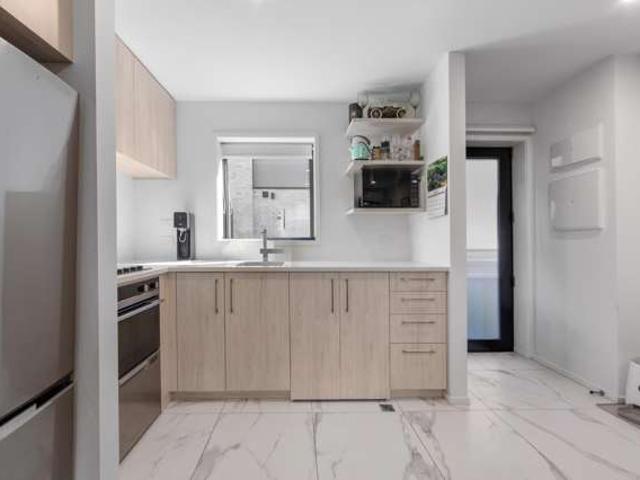 Townhouse for sale in Heathcote, Canterbury