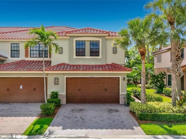 Townhouse for sale in Parkland, Florida