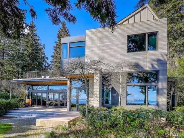 House for sale in Bainbridge Island, Washington