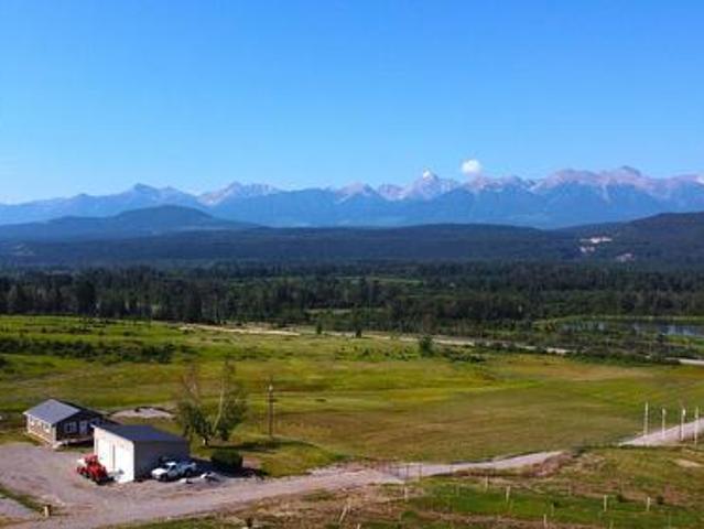 House for sale in Spillimacheen, British Columbia