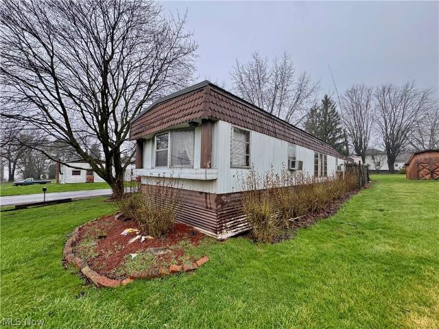House for sale in Brookfield, Ohio
