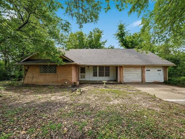 House for sale in Woodway, Texas