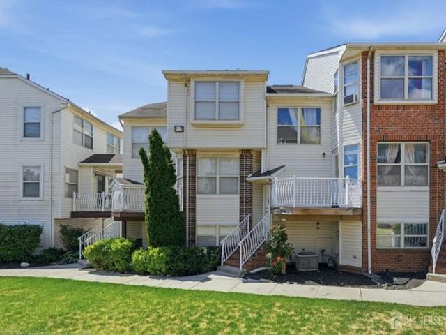 Condo for sale in Perth Amboy, New Jersey