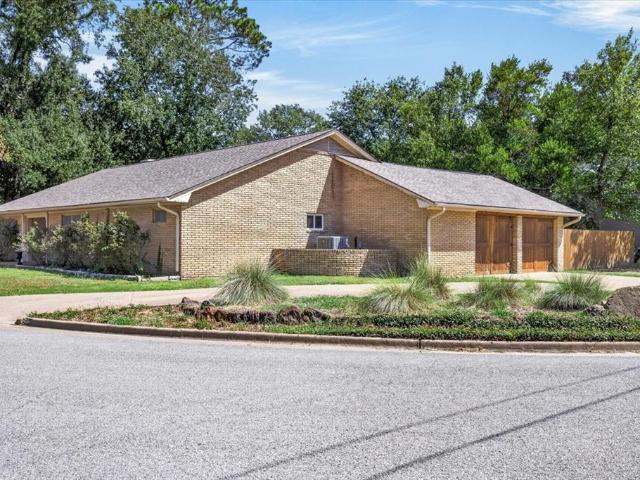 House for sale in Henderson, Texas
