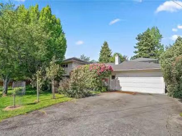 House for sale in Esquimalt, British Columbia