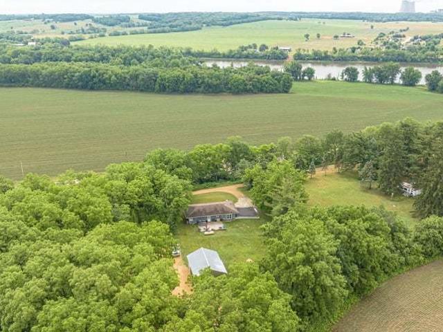 House for sale in Leaf River, Illinois