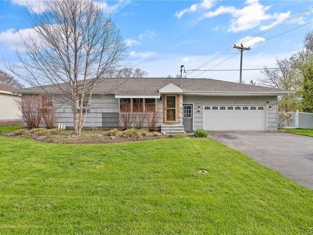 House for sale in Jamesville, New York