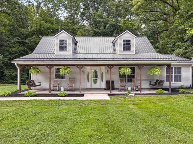 House for sale in Bloomfield, Indiana