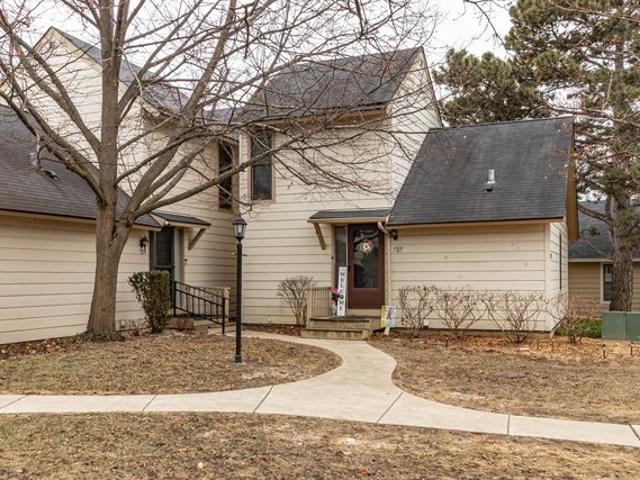 Townhouse for sale in Gurnee, Illinois
