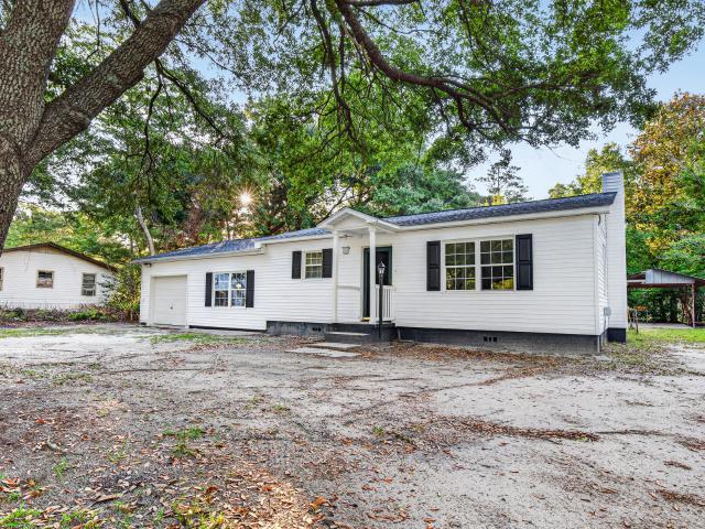 House for sale in Moncks Corner, South Carolina