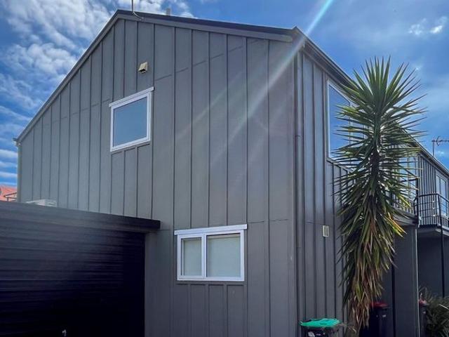House for rent in Edgeware, Linwood-Central-Heathcote Community