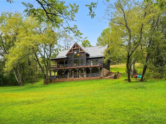 House for sale in Lansing, North Carolina