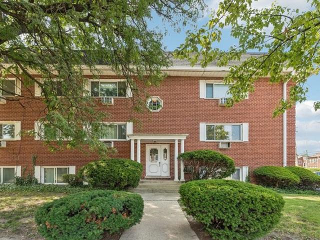 Condo for sale in Oak Park, Illinois