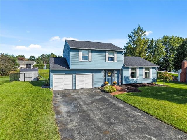 House for sale in Town of Manlius, Onondaga County