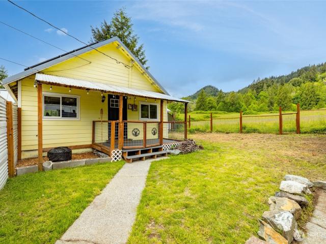 House for sale in Concrete, Washington