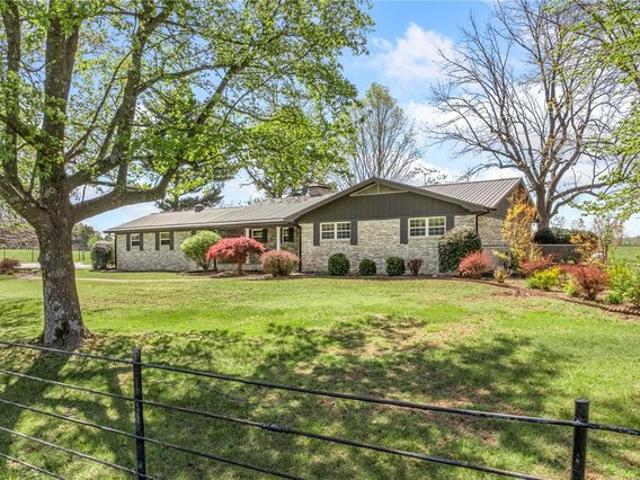 House for sale in Ark