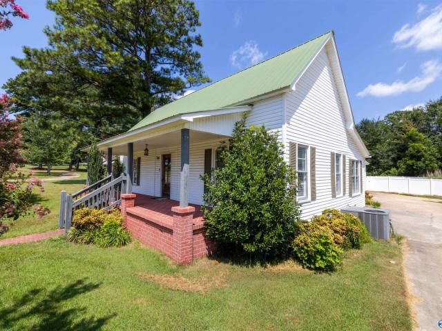 House for sale in Hamilton, Alabama