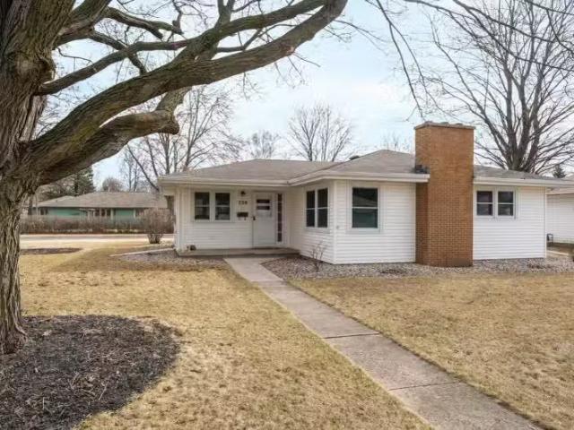 House for sale in Appleton