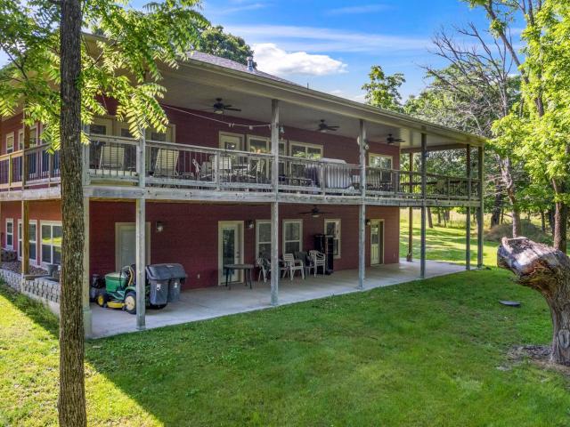 House for sale in Stone, Missouri
