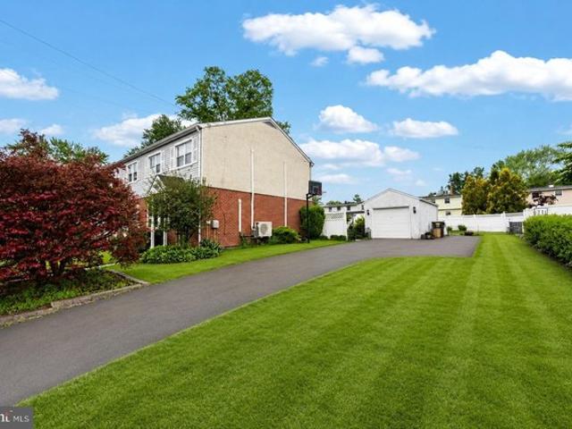 Townhouse for sale in Lansdale, Pennsylvania