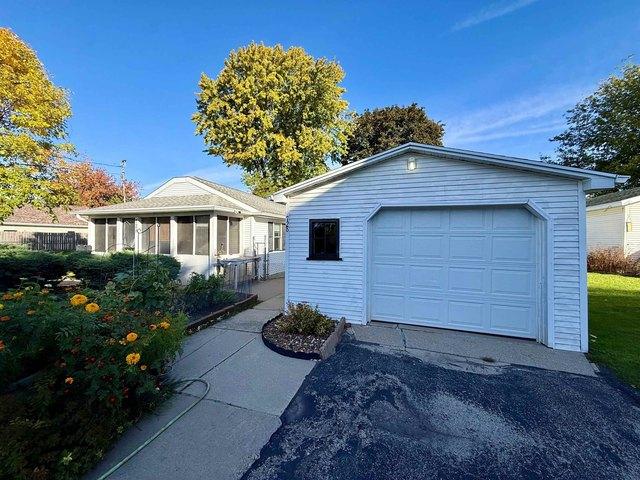 House for sale in Oshkosh, Winnebago County