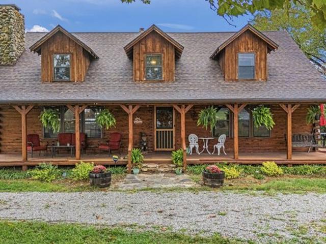 Farm for sale in Howell, Missouri