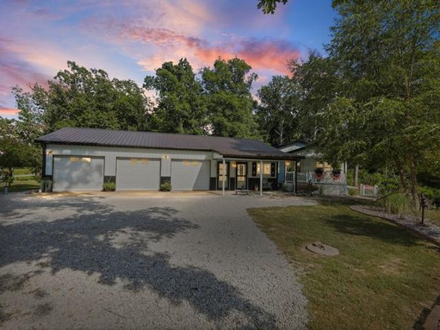 House for sale in Iuka, Illinois