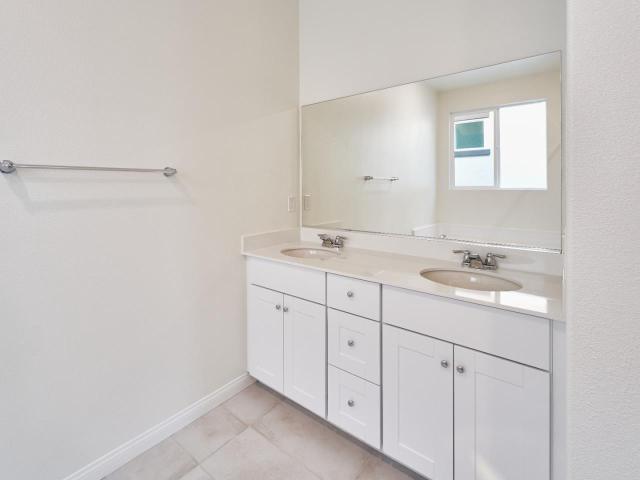 House for sale in Inglewood, California