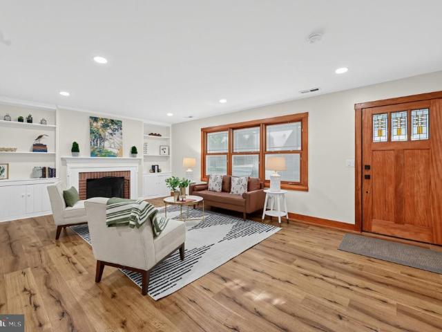 House for sale in Mecklenburg, Easton