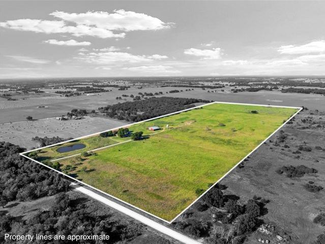 House for sale in Aquilla, Texas