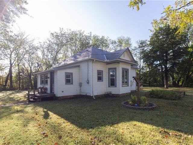 House for sale in Cherryvale, Montgomery County