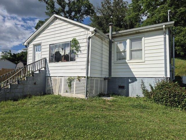 House for sale in Scarbro, West Virginia