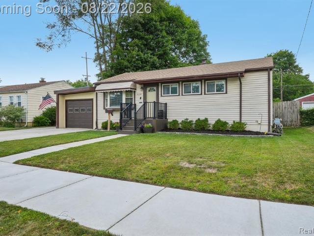 House for sale in Fenton, Michigan