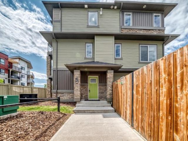 Townhouse for sale in Wedgewood, Alberta
