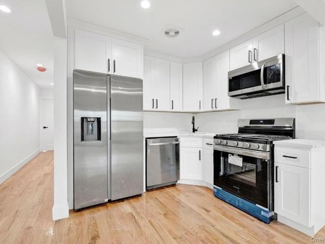 House for sale in Queens, Arverne
