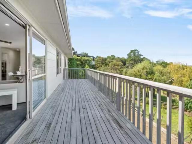 House for sale in Paremoremo, Oroua County