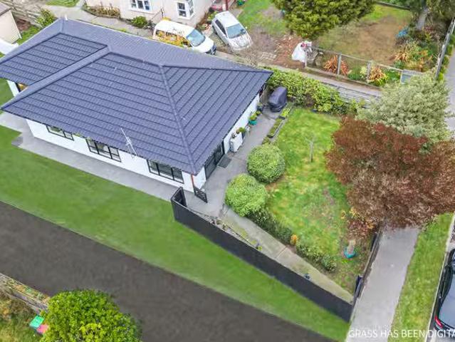 House for sale in Chaslands, Canterbury