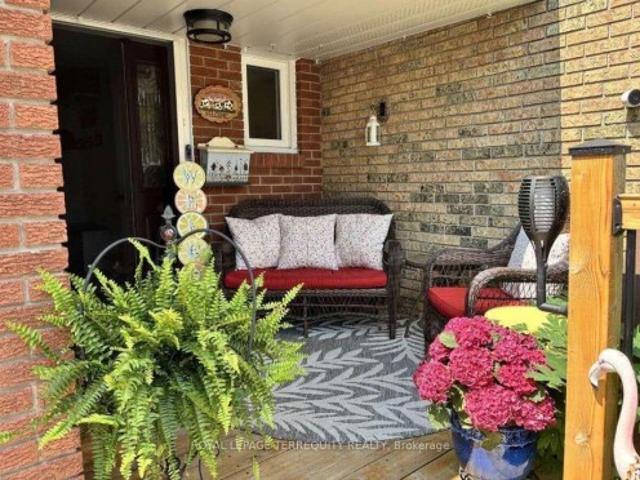 Townhouse for sale in Georgina, Ontario