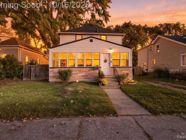 House for sale in Canfield Manor, Mount Clemens