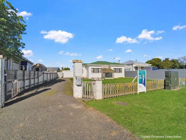 House for sale in Clive