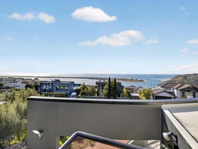 House for sale in Chaslands, Canterbury