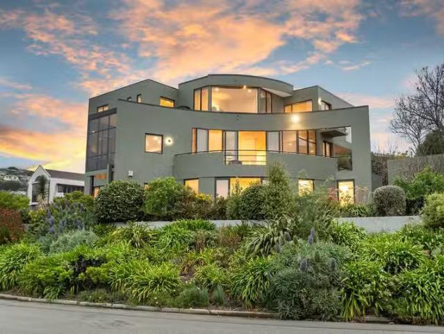 House for sale in Chaslands, Canterbury