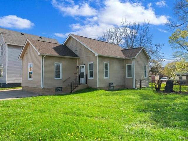 House for sale in Mount Clemens, Michigan