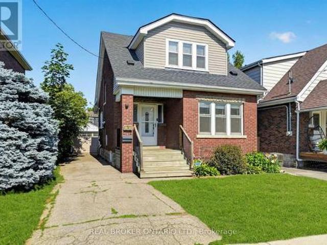 House for sale in Ancaster, Ontario