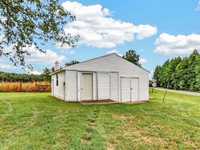 House for sale in Gladys, Campbell County