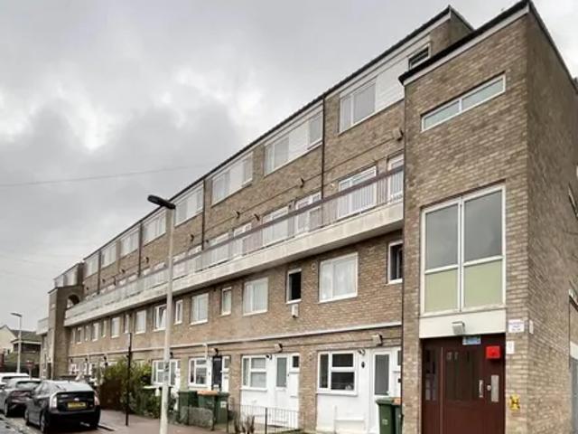 Apartment for rent in Maryland, Greater London