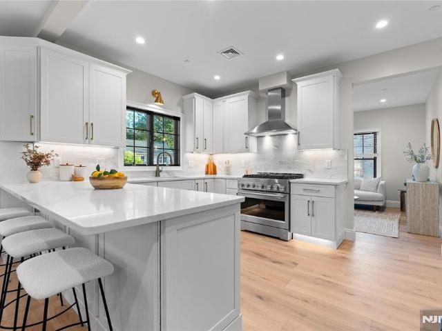 Townhouse for sale in Midland Park, New Jersey